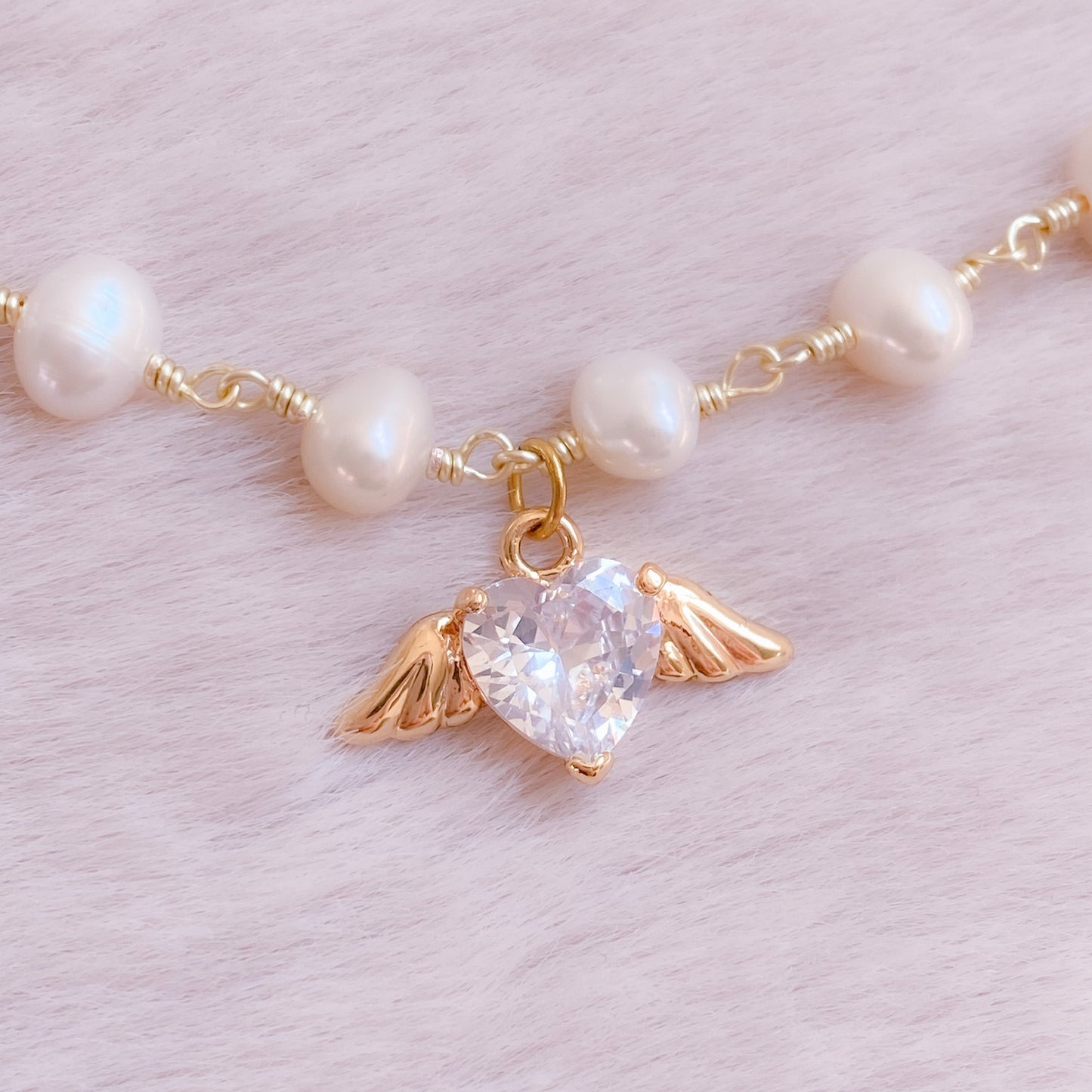 Winged Love Pearl Choker