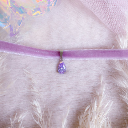 Precious Velvet Small Teardrop Choker