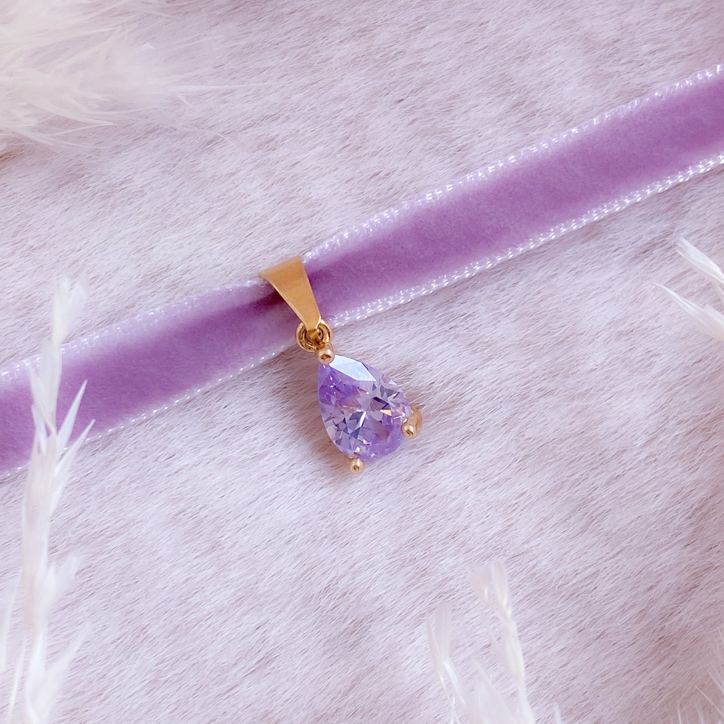 Precious Velvet Small Teardrop Choker