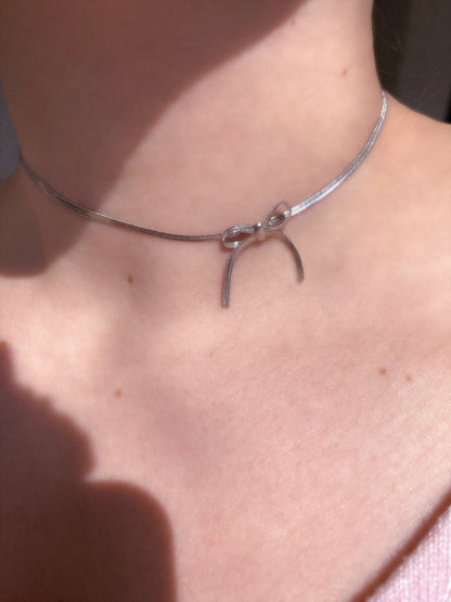 Dainty Bow Choker