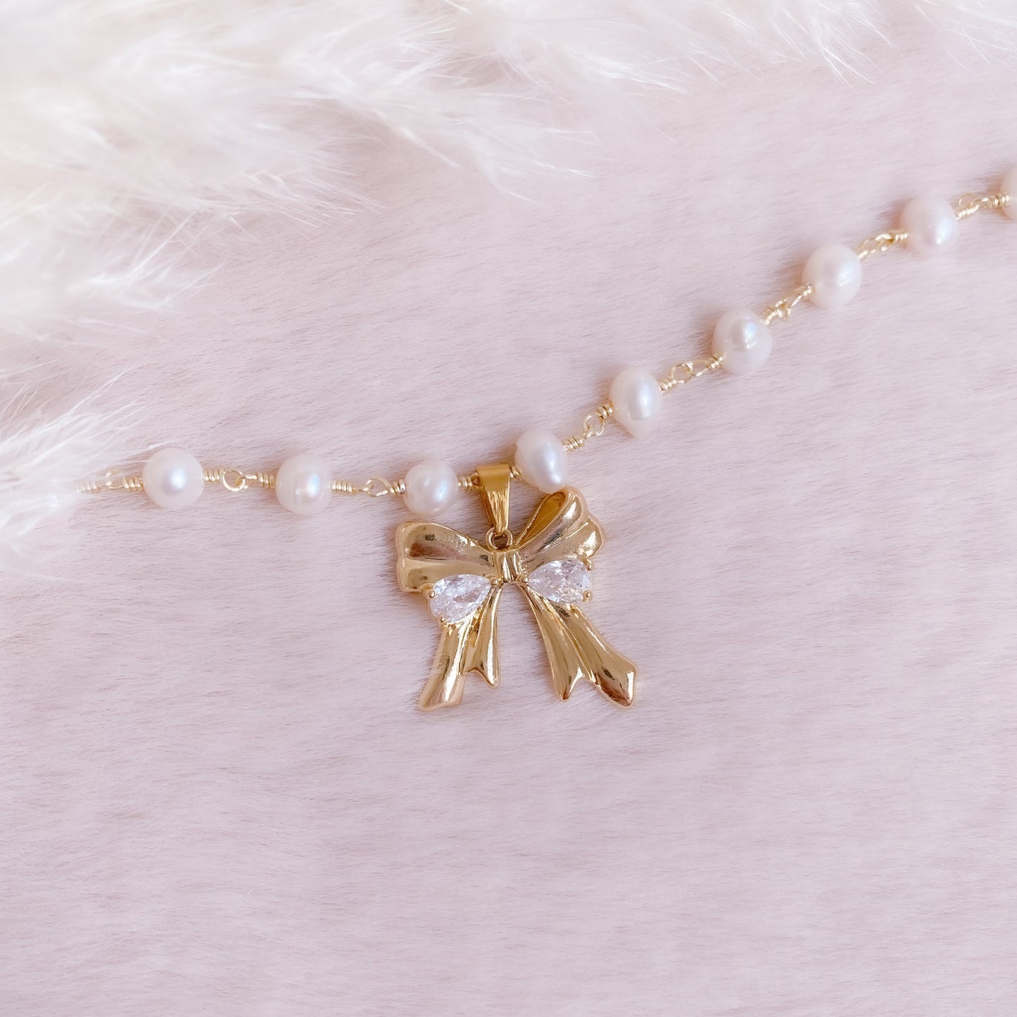 Cute Bow Pearl Choker