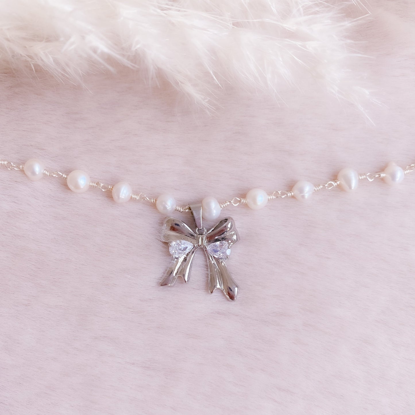 Cute Bow Pearl Choker