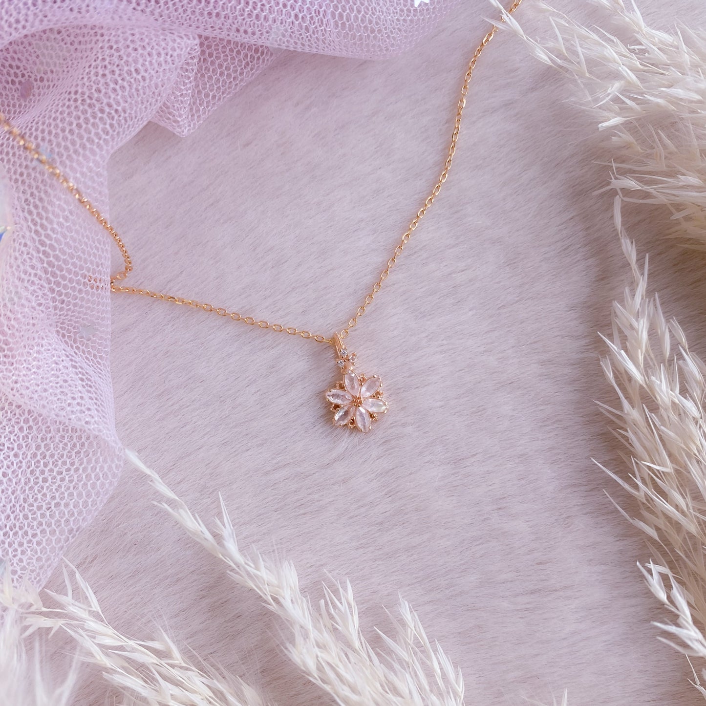 Dreamy Floralia Necklace