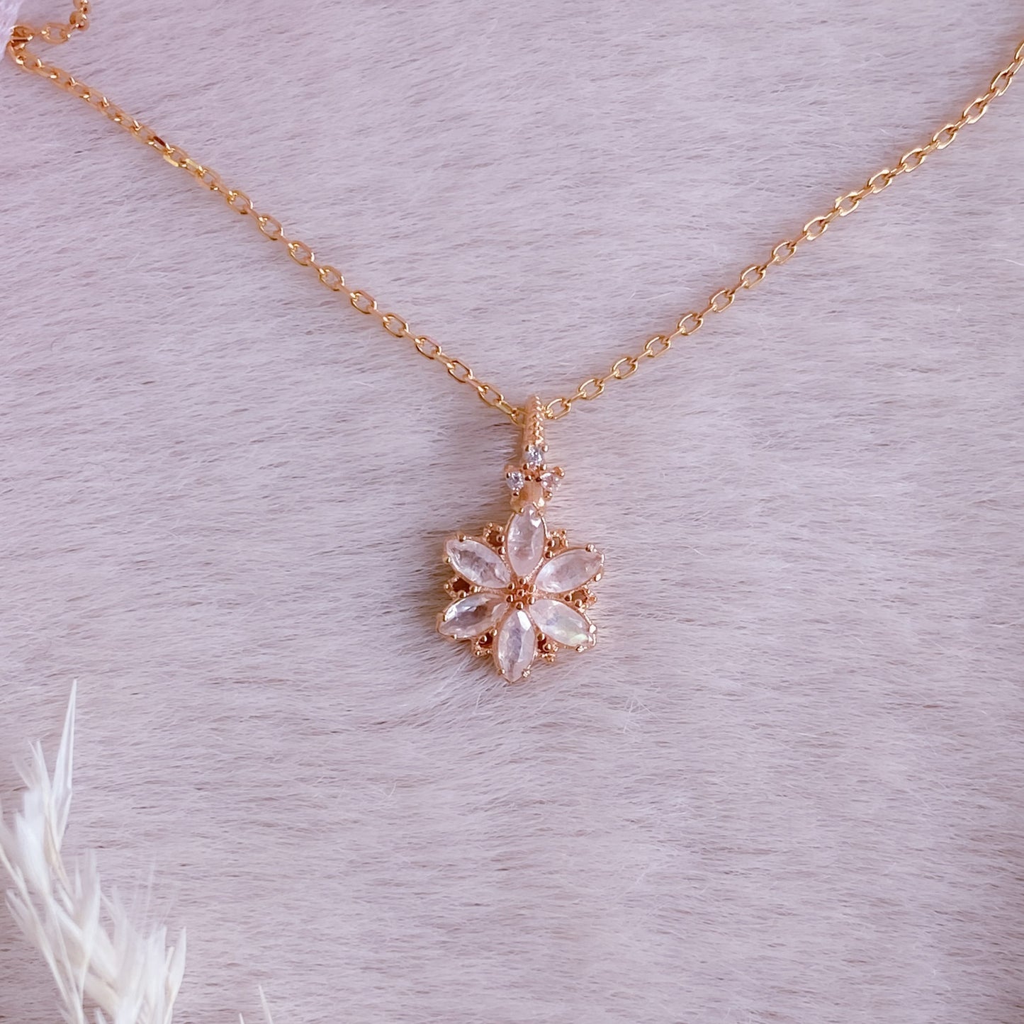 Dreamy Floralia Necklace