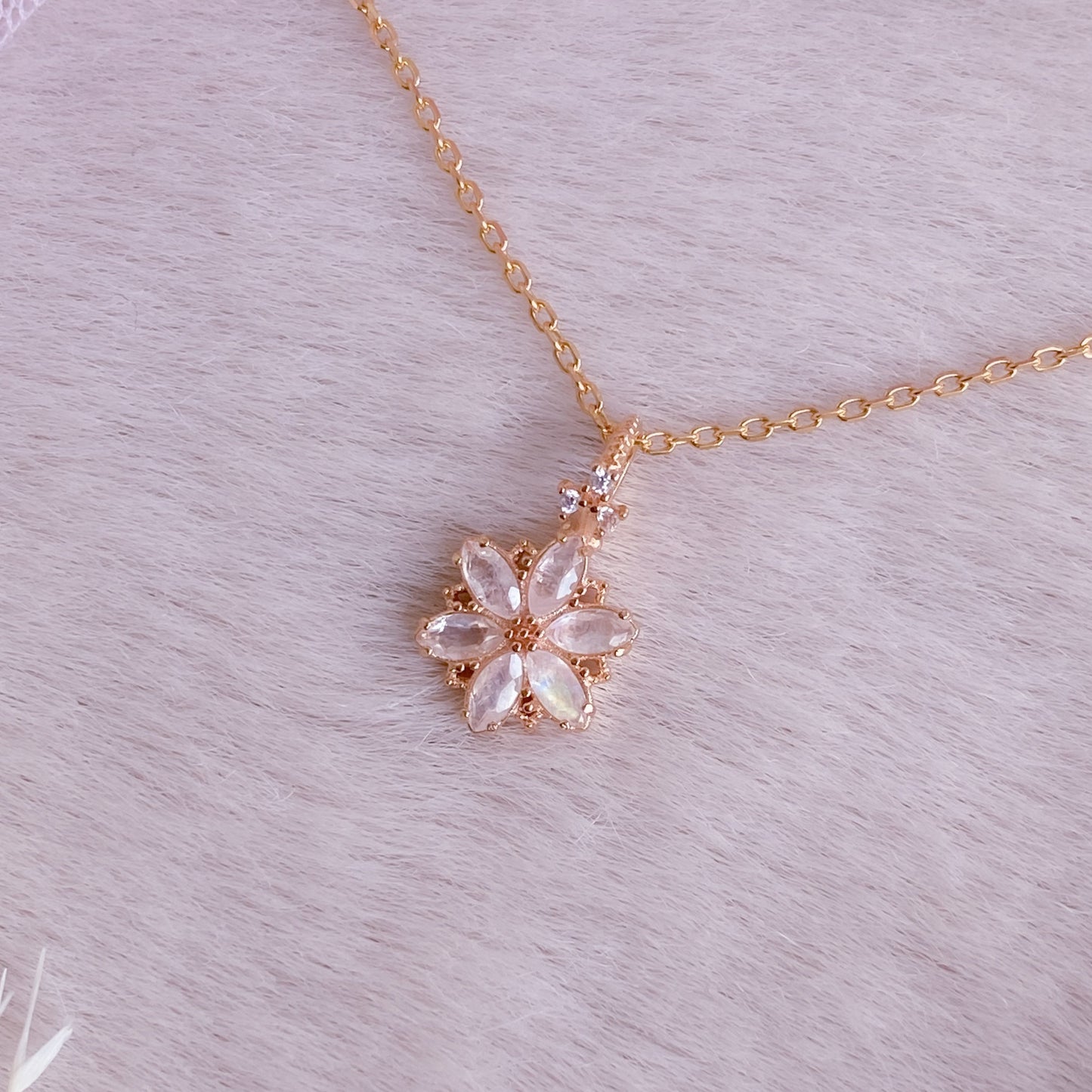 Dreamy Floralia Necklace