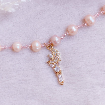 Moon Scepter Pearl Choker