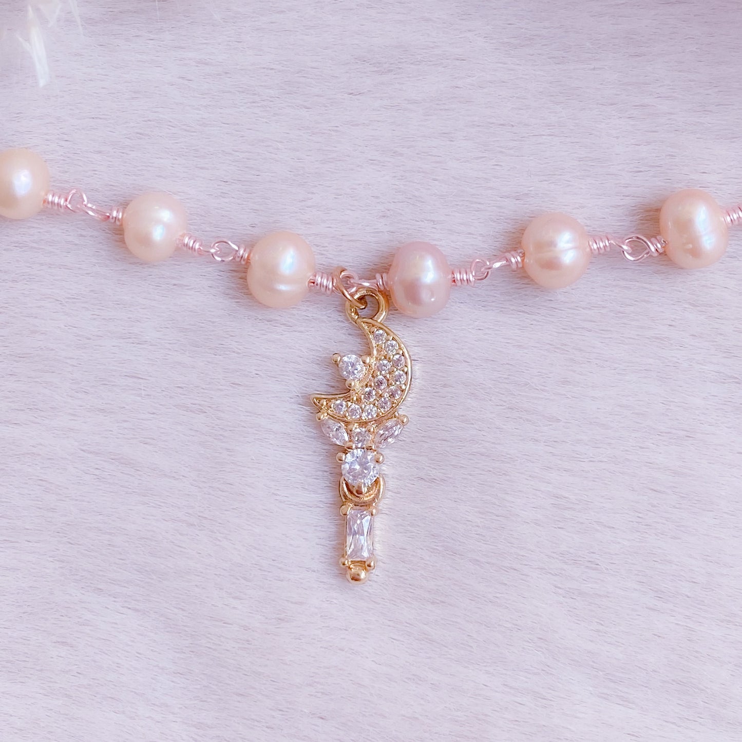 Moon Scepter Pearl Choker