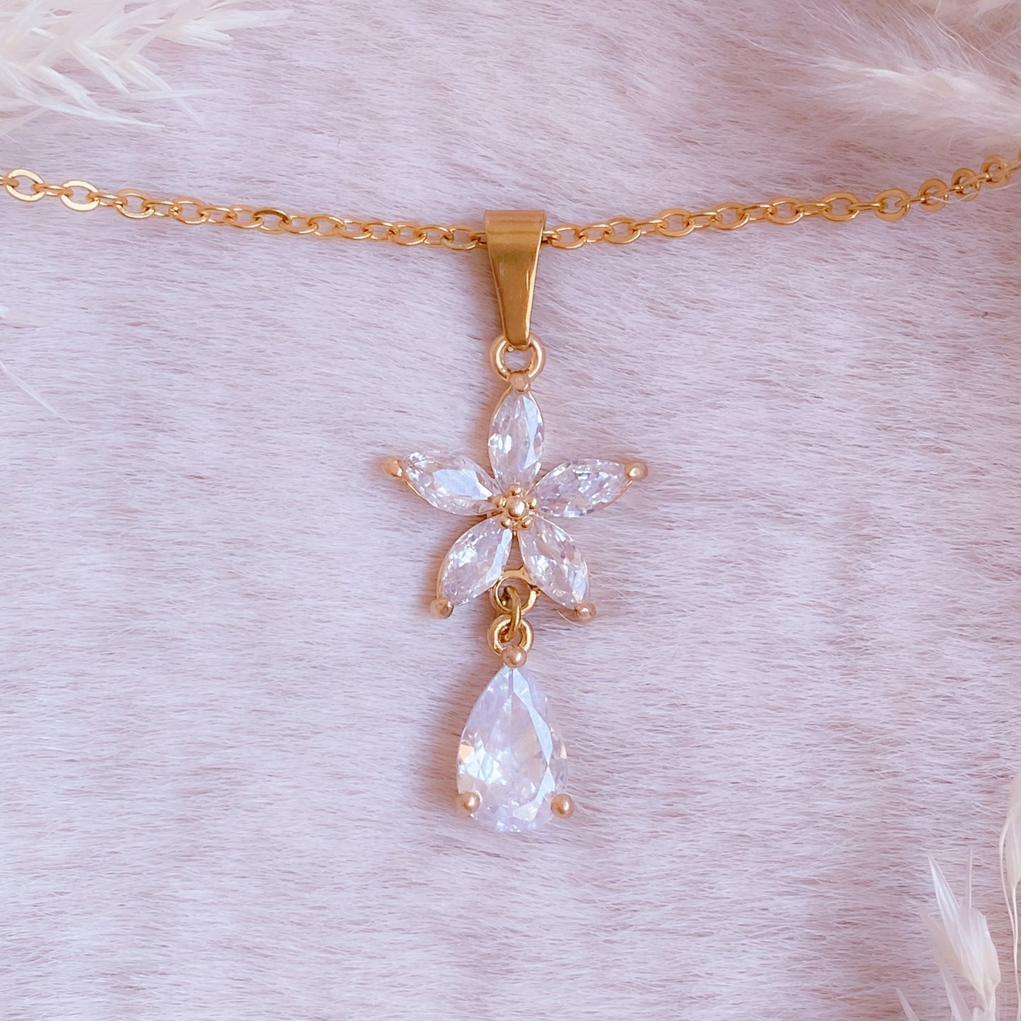 Long Pretty Blossom Necklace