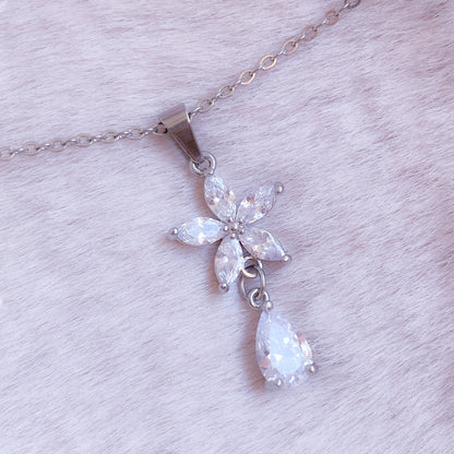 Long Pretty Blossom Necklace