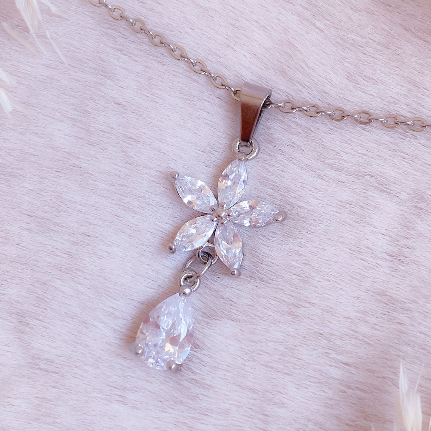 Long Pretty Blossom Necklace