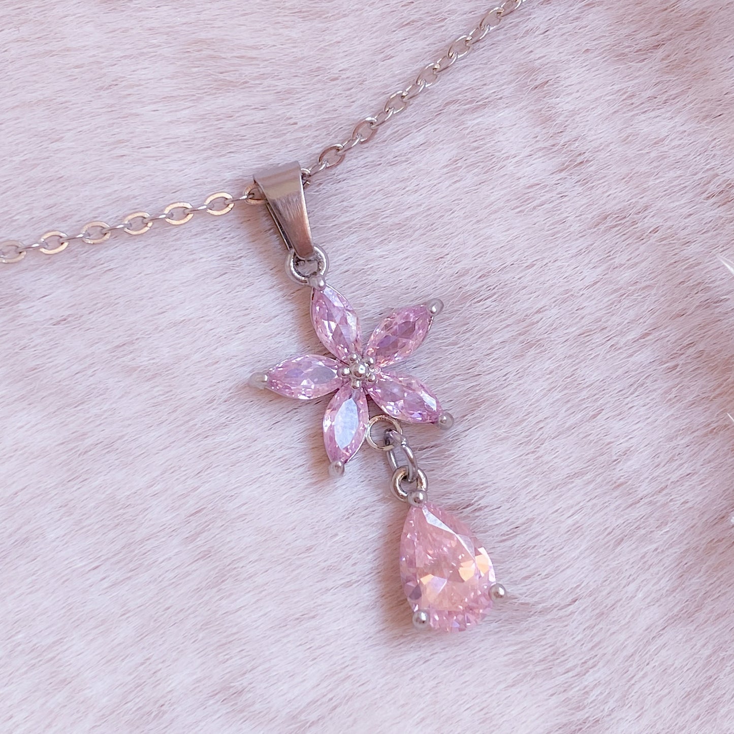 Long Pretty Blossom Necklace