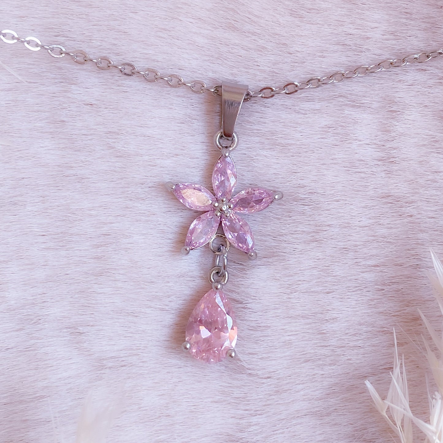 Long Pretty Blossom Necklace