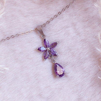 Long Pretty Blossom Necklace