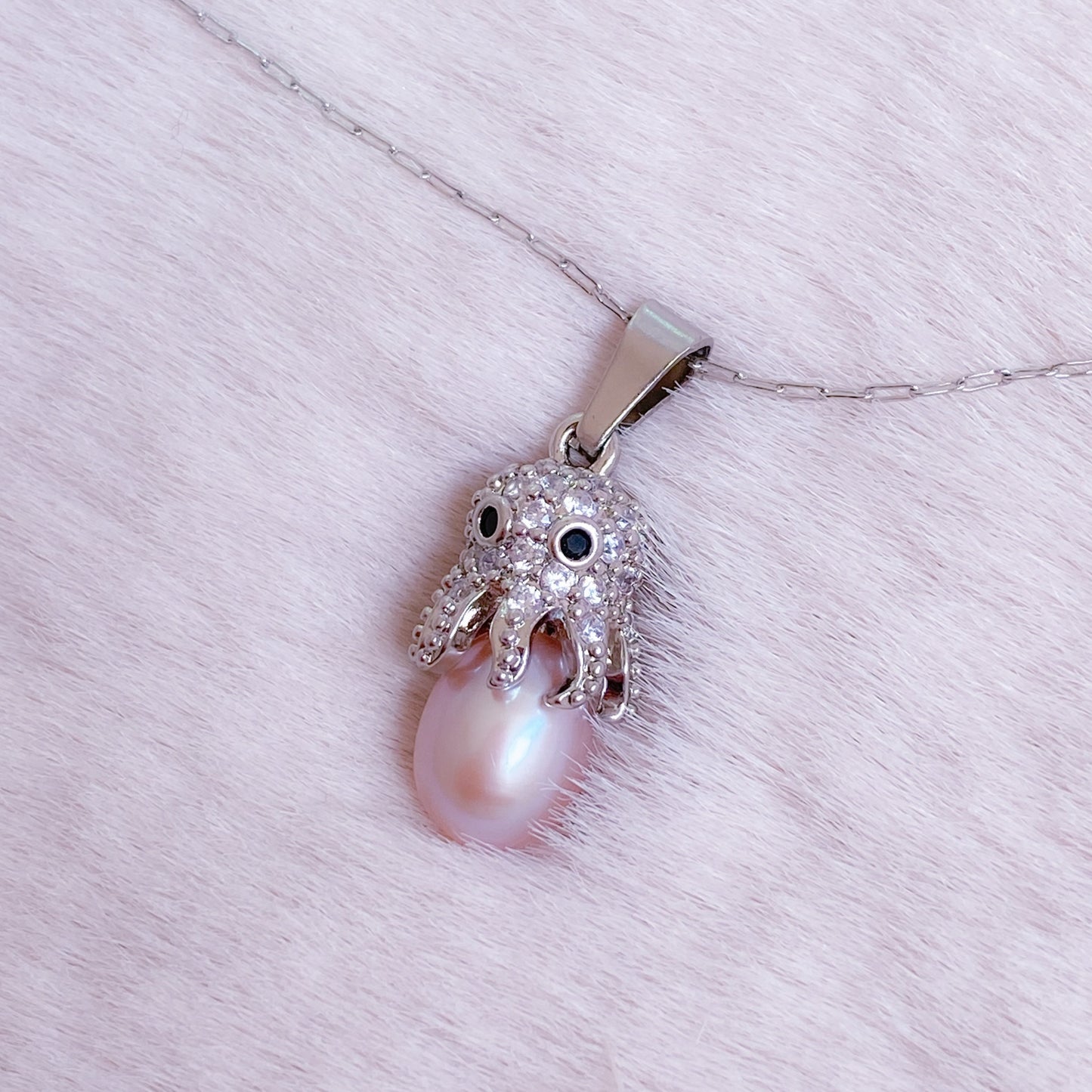 Sparkly Pearl Octopus Necklace