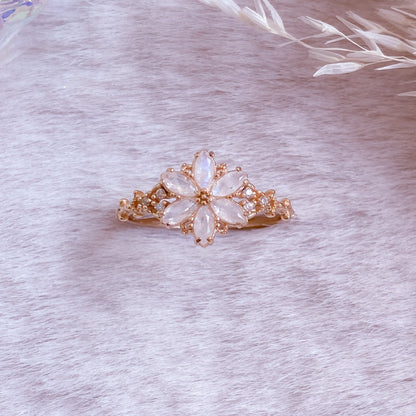 Dreamy Floralia Ring