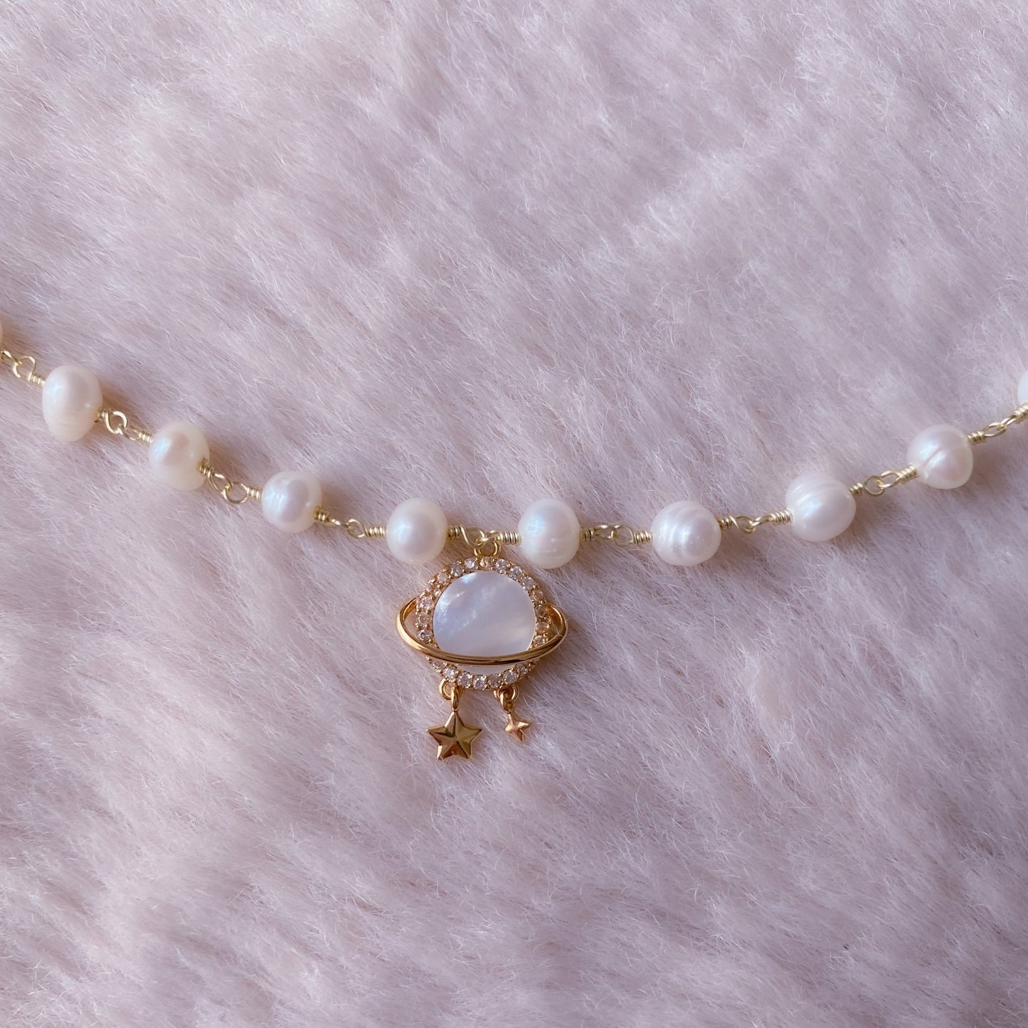 Saturn Pearl Choker