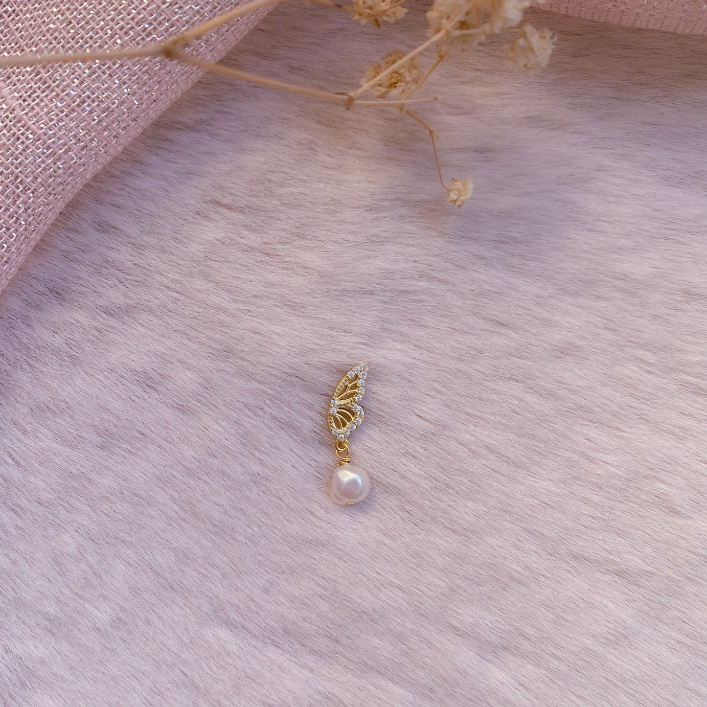 Dainty Butterfly Pearl Earring