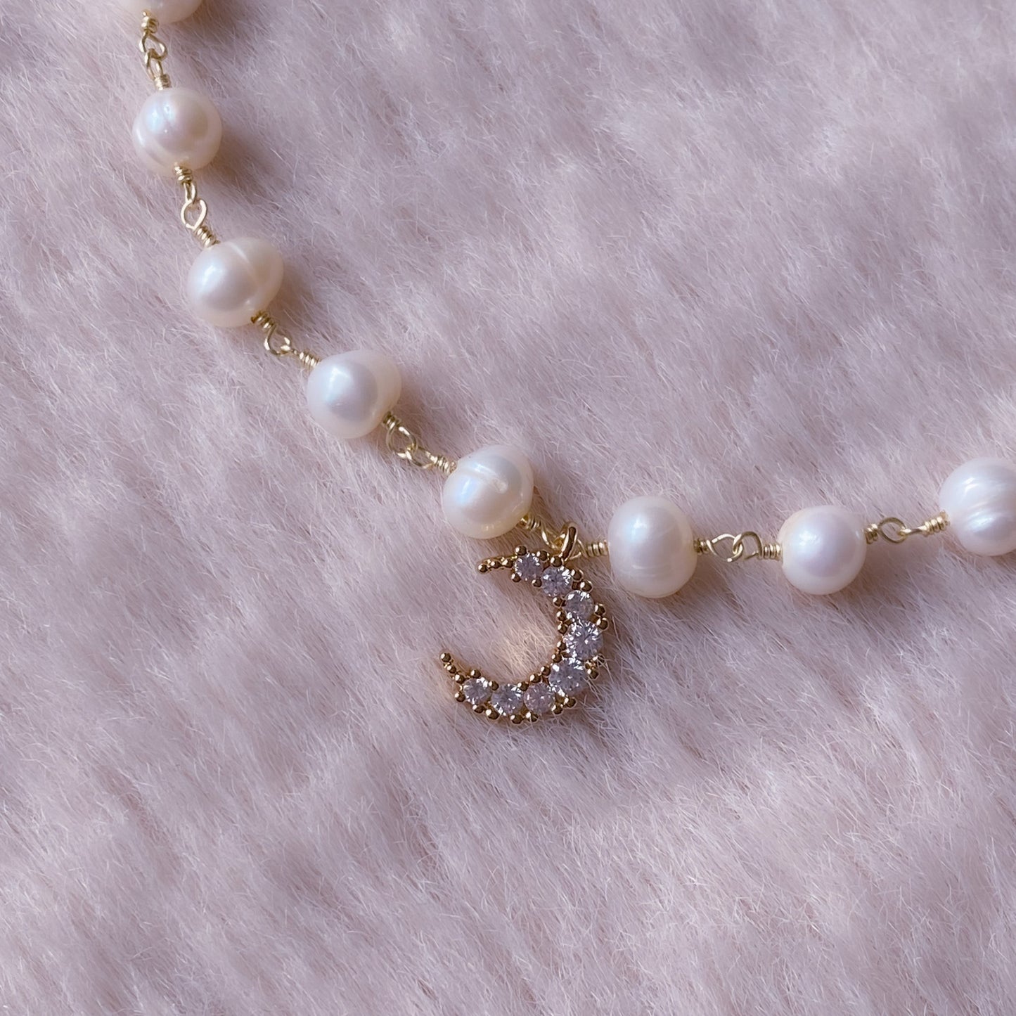 Moonlight Pearl Choker